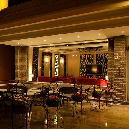 אל חובר Home Inn Hotel Suites מראה חיצוני תמונה