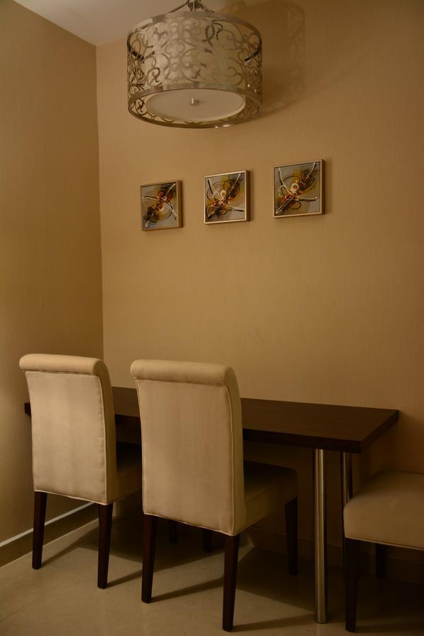 אל חובר Home Inn Hotel Suites מראה חיצוני תמונה