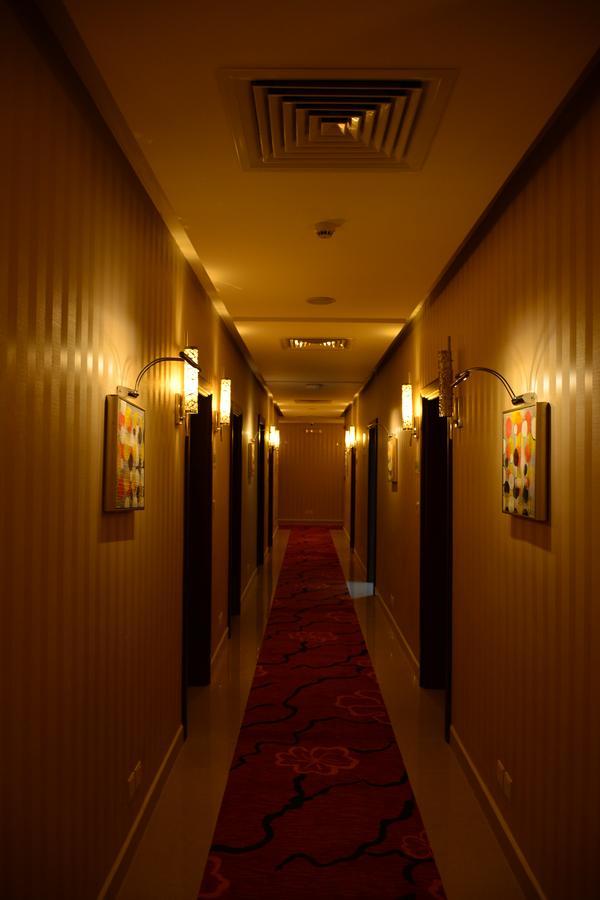 אל חובר Home Inn Hotel Suites מראה חיצוני תמונה