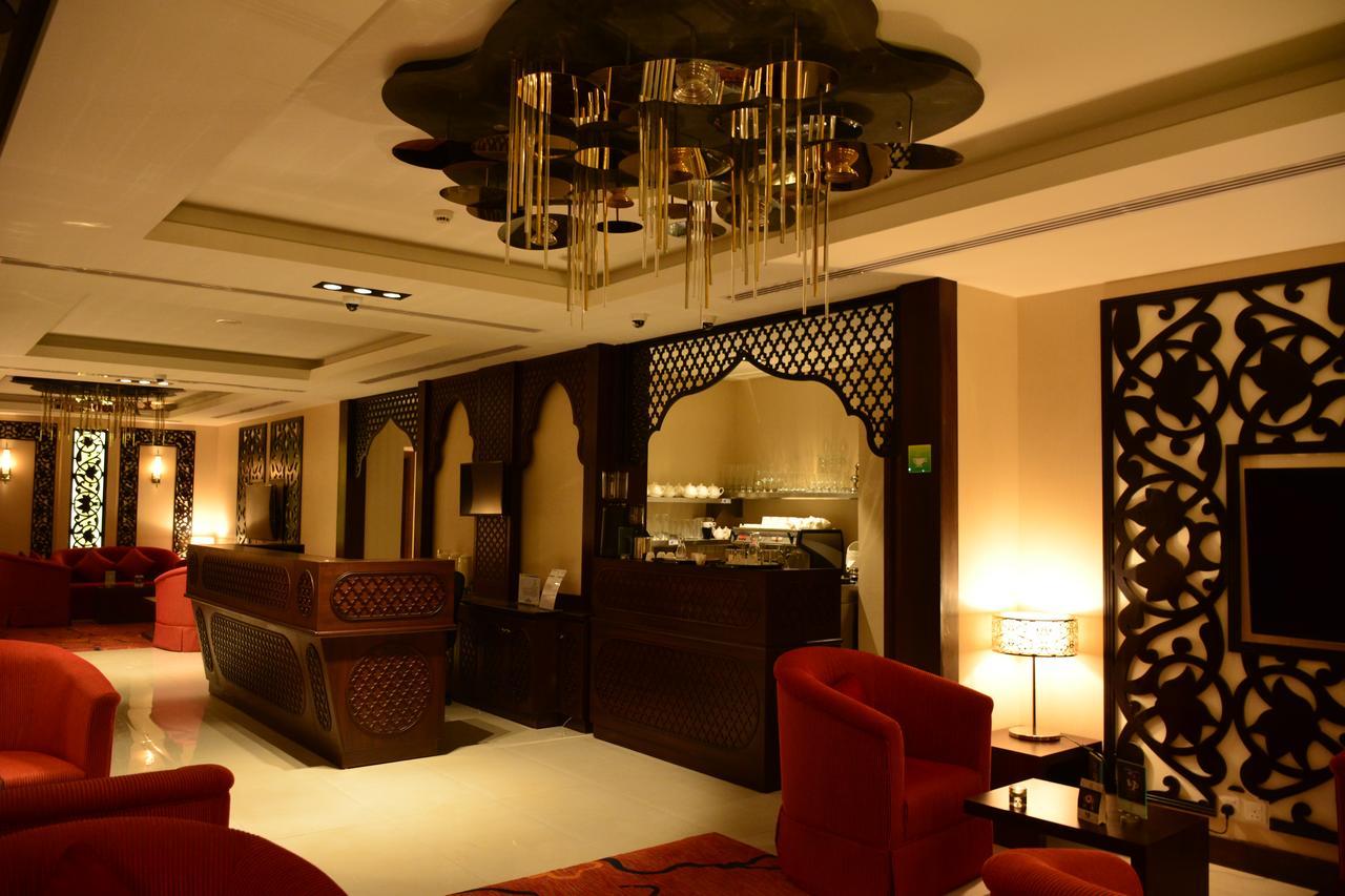 אל חובר Home Inn Hotel Suites מראה חיצוני תמונה
