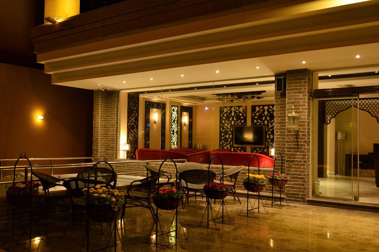 אל חובר Home Inn Hotel Suites מראה חיצוני תמונה