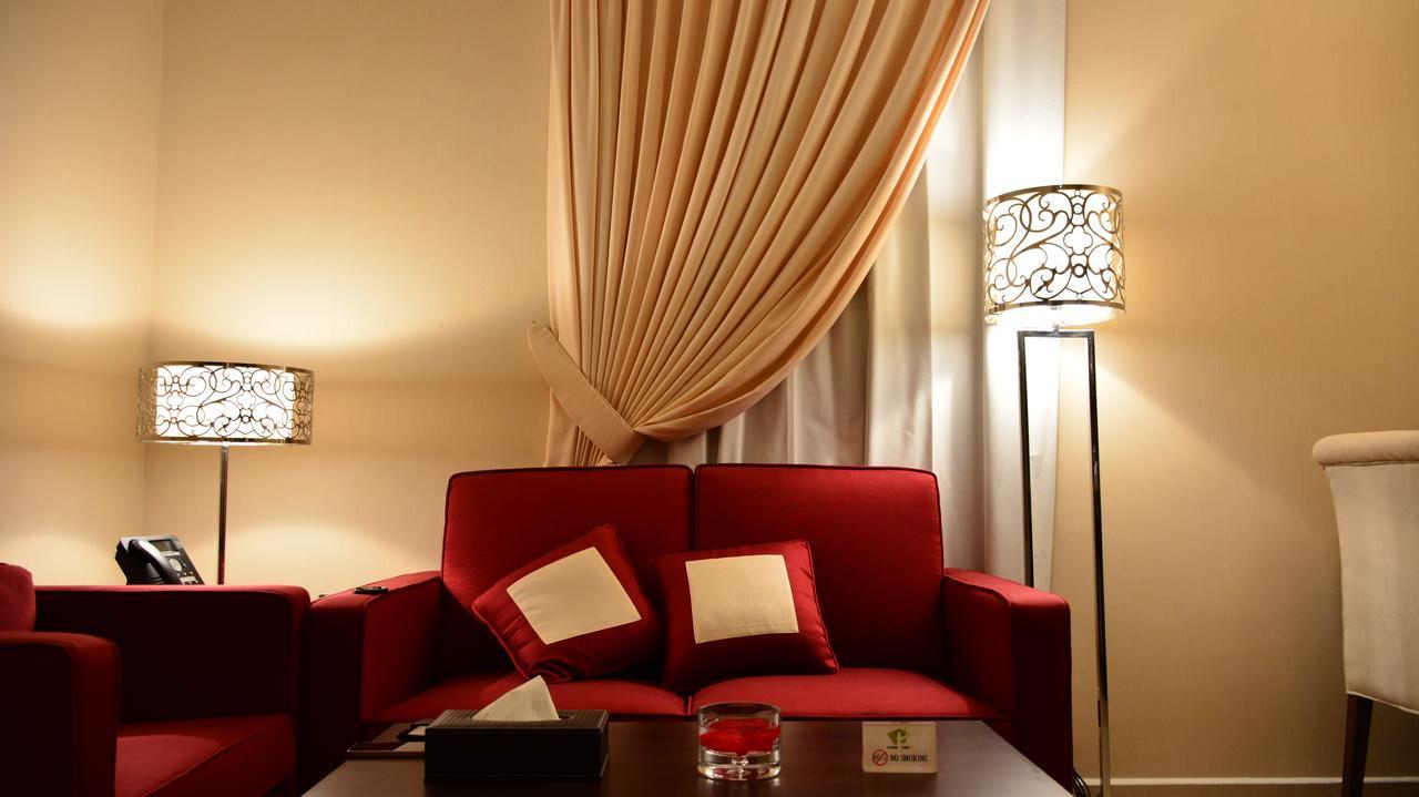 אל חובר Home Inn Hotel Suites מראה חיצוני תמונה