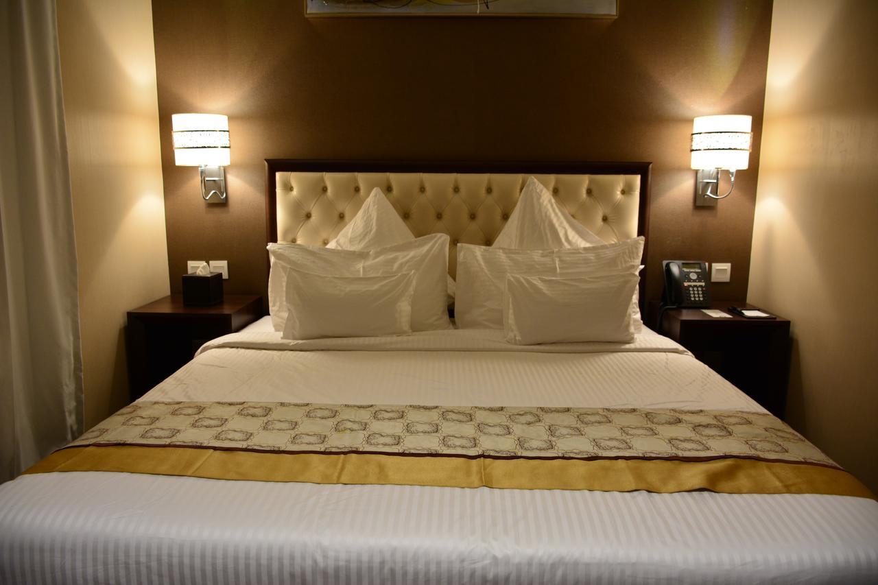 אל חובר Home Inn Hotel Suites מראה חיצוני תמונה