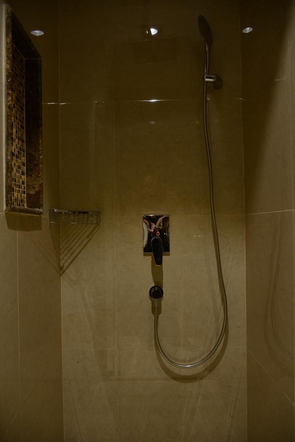 אל חובר Home Inn Hotel Suites מראה חיצוני תמונה