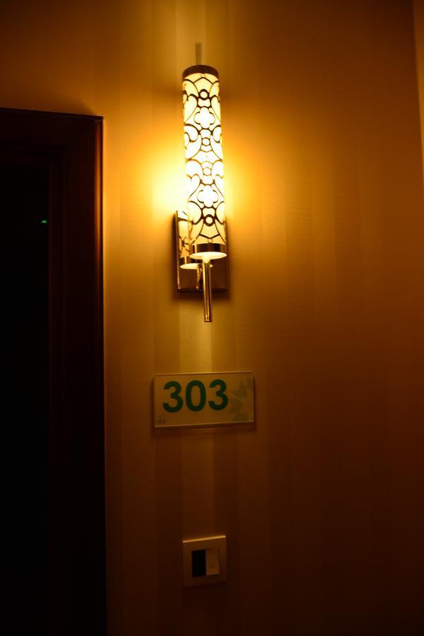 אל חובר Home Inn Hotel Suites מראה חיצוני תמונה