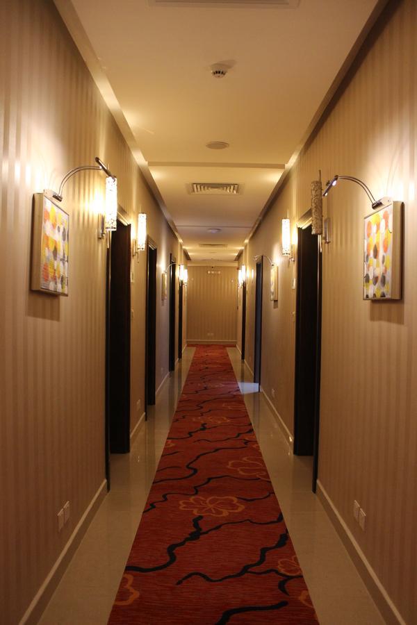 אל חובר Home Inn Hotel Suites מראה חיצוני תמונה