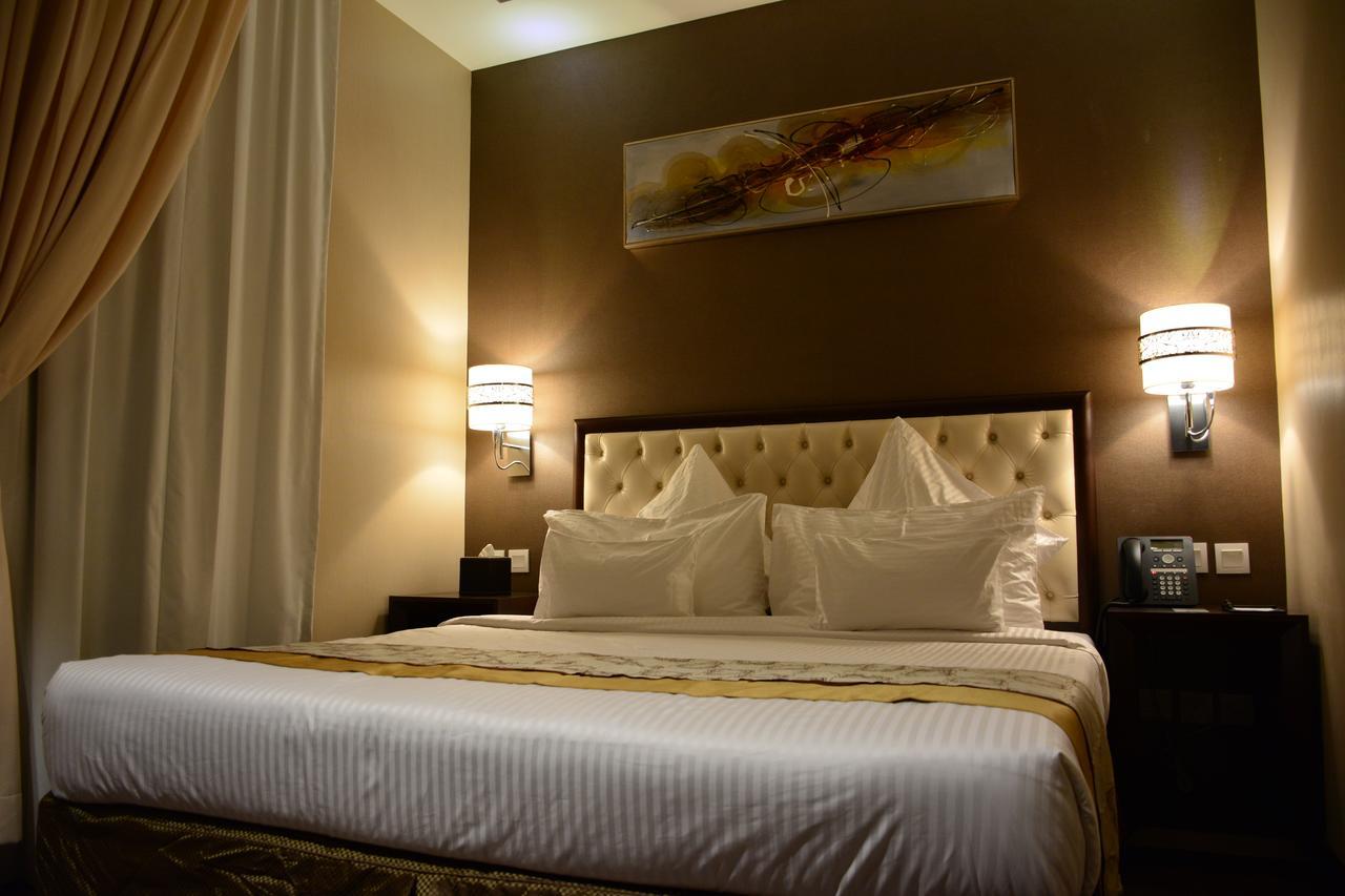 אל חובר Home Inn Hotel Suites מראה חיצוני תמונה